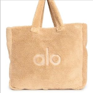 Alo Foxy Sherpa Tote Brown